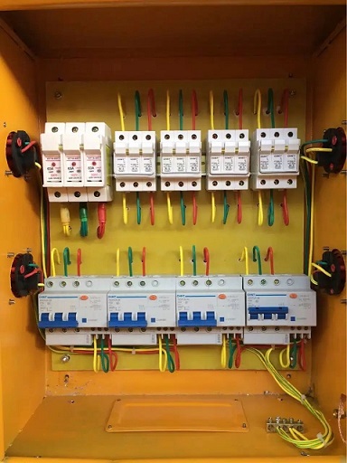 臨時配電箱內(nèi)部接線 臨時配電箱內(nèi)部接線